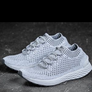NOBULL- cool grey knit runner, women’s size 9